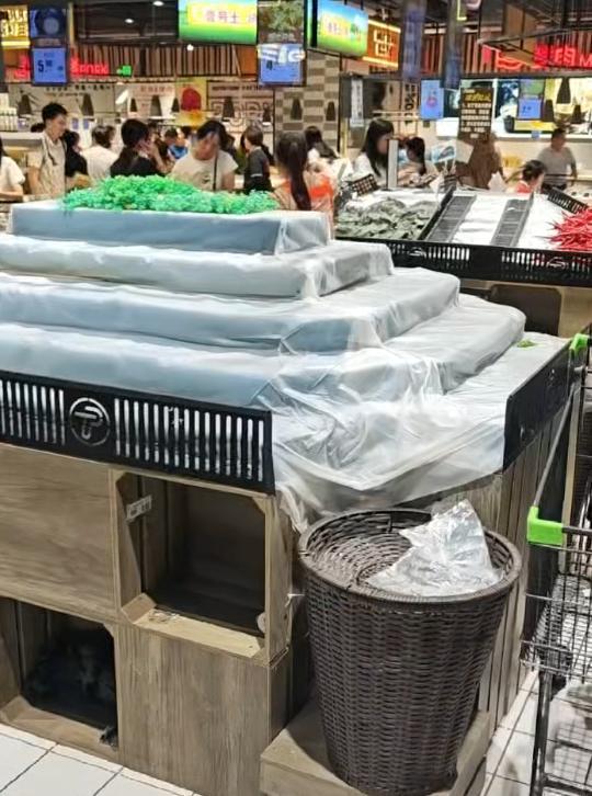 台风天广东人最后的倔强 超市只剩辣椒无人问津