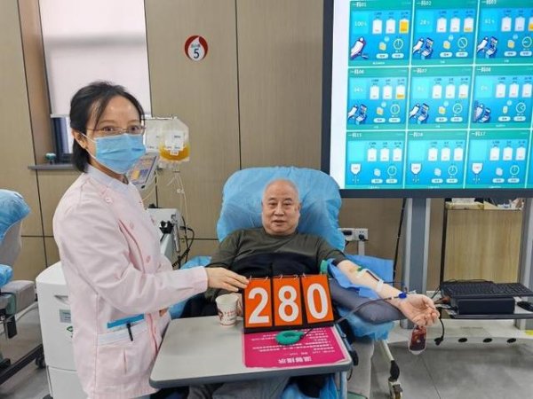 蜀商证券 西安医生28年献血280次，“让更多人加入无偿献血队伍”